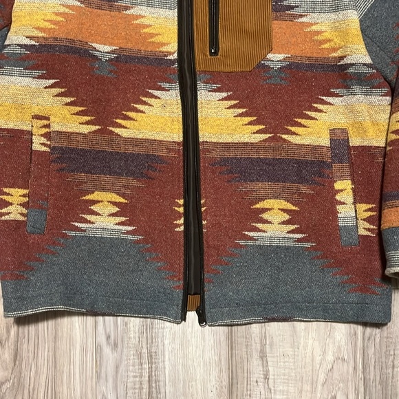 Cozy & Stylish Multicolor Fall Jacket - Medium - American Stitch Pattern - Picture 4 of 6